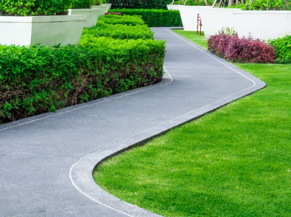 Cost of Walkway Curb Installation in Lynchburg