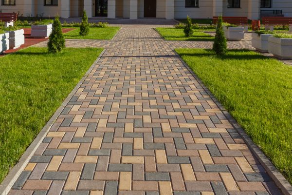 Cost of Paved Walkway Service in Lynchburg
